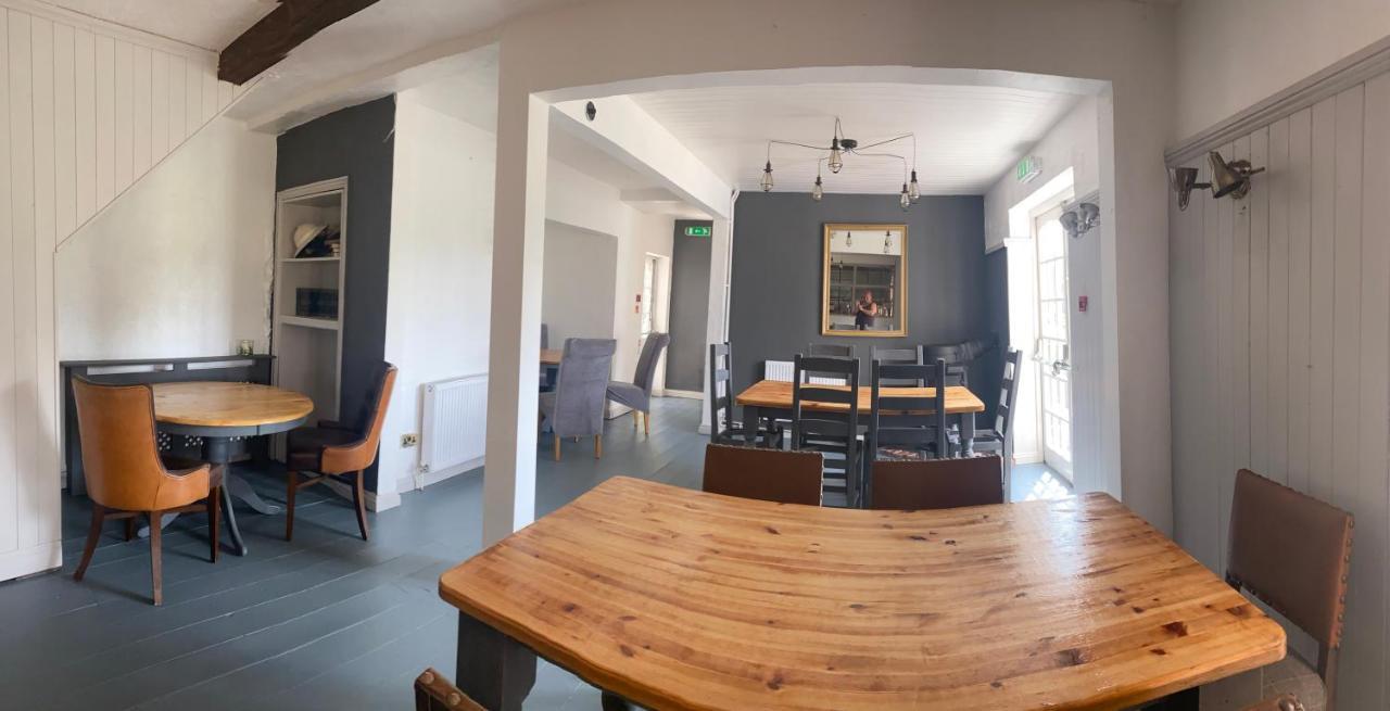 Chainbridge Usk Riverside Gastro Pub And Accommodation Trostrey Ngoại thất bức ảnh